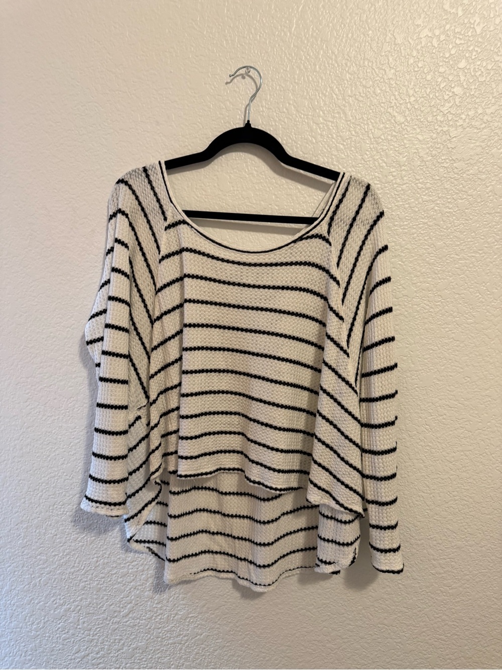 Striped White & Black Lightweight Women's Longsleeve Top